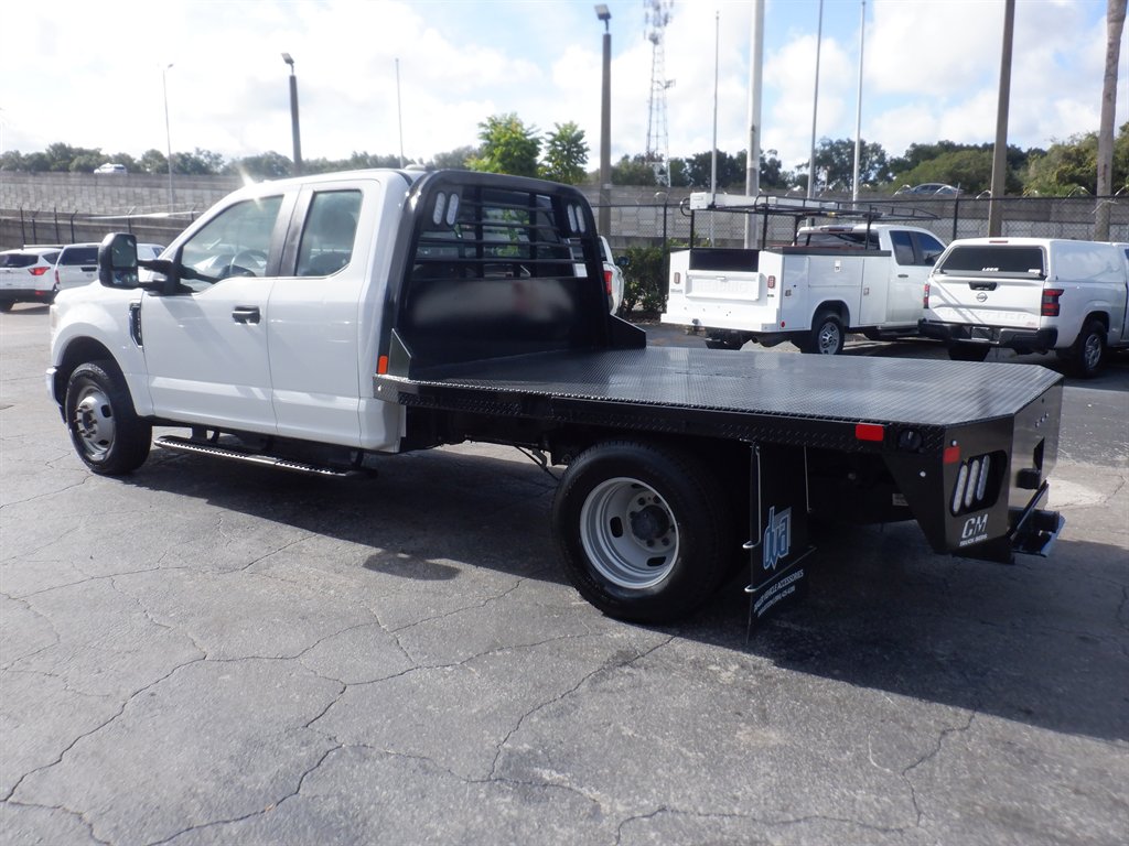 2020 Ford F-350 Super Duty Chassis Cab XL