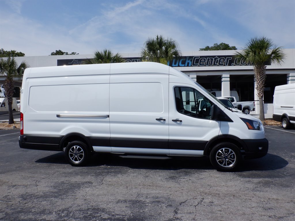 2023 Ford E-Transit Cargo Van Base's photo