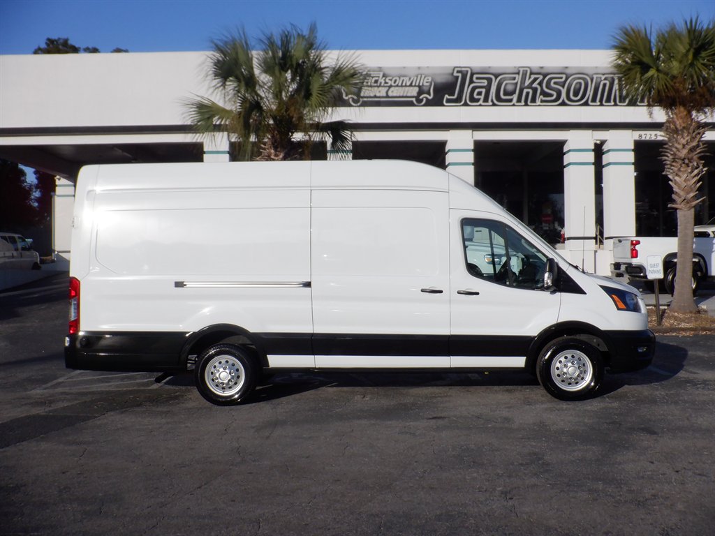 2022 Ford Transit Van Base's photo