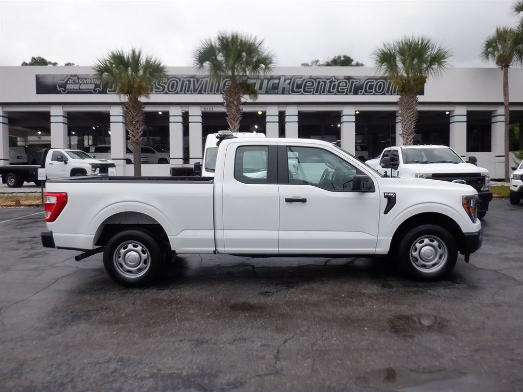 2023 Ford F-150 XL's photo