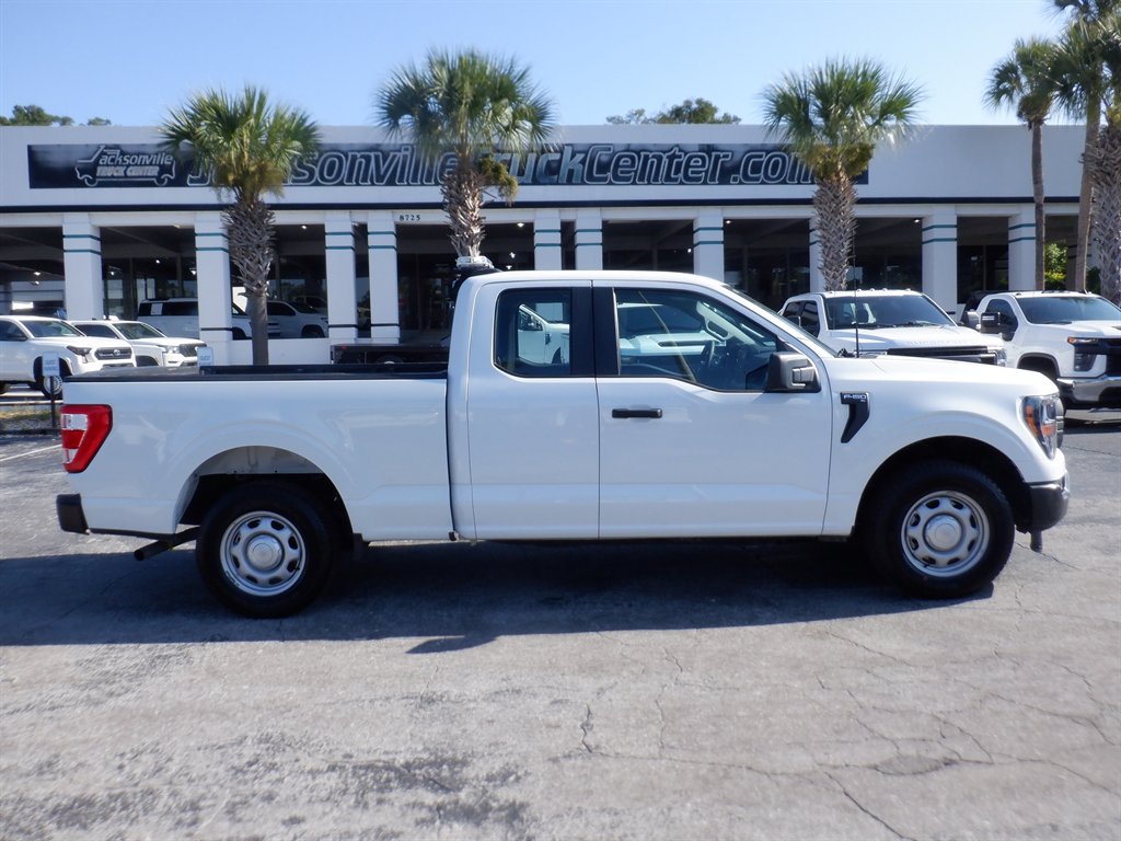 2023 Ford F-150 XL's photo