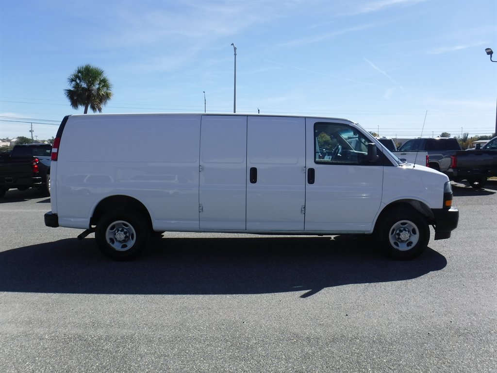 2022 Chevrolet Express 2500 Extended Work Van HD's photo