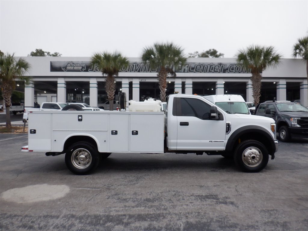 2018 Ford F-450 Super Duty Chassis Cab XL's photo