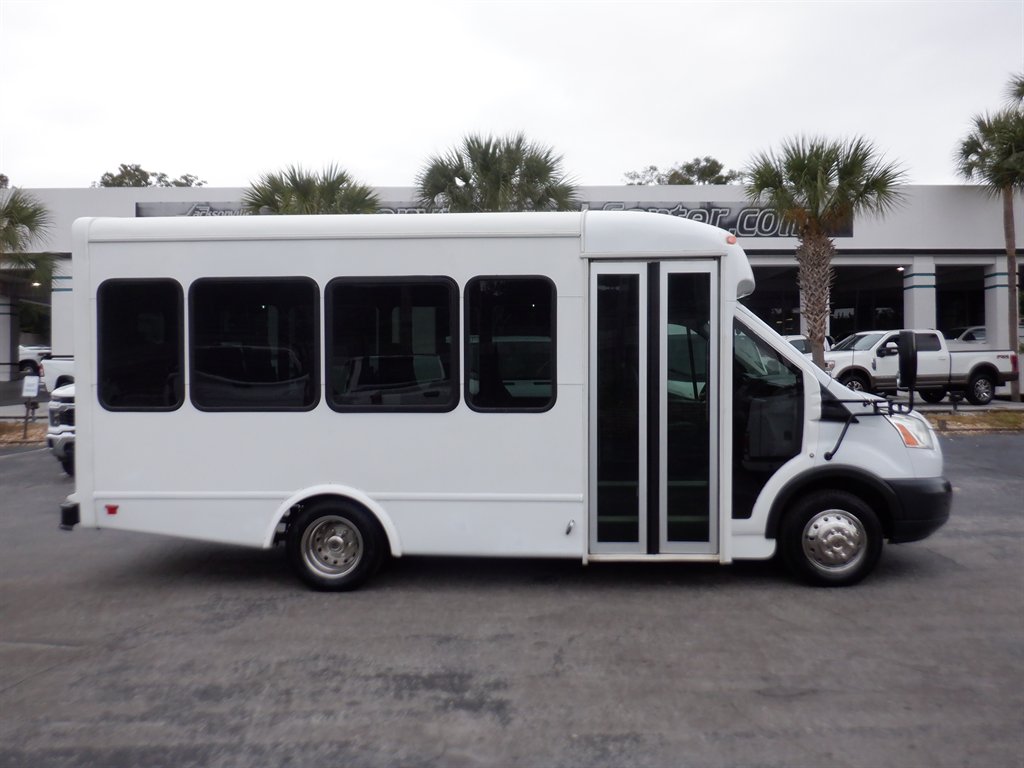 2017 Ford Transit Cutaway Base's photo