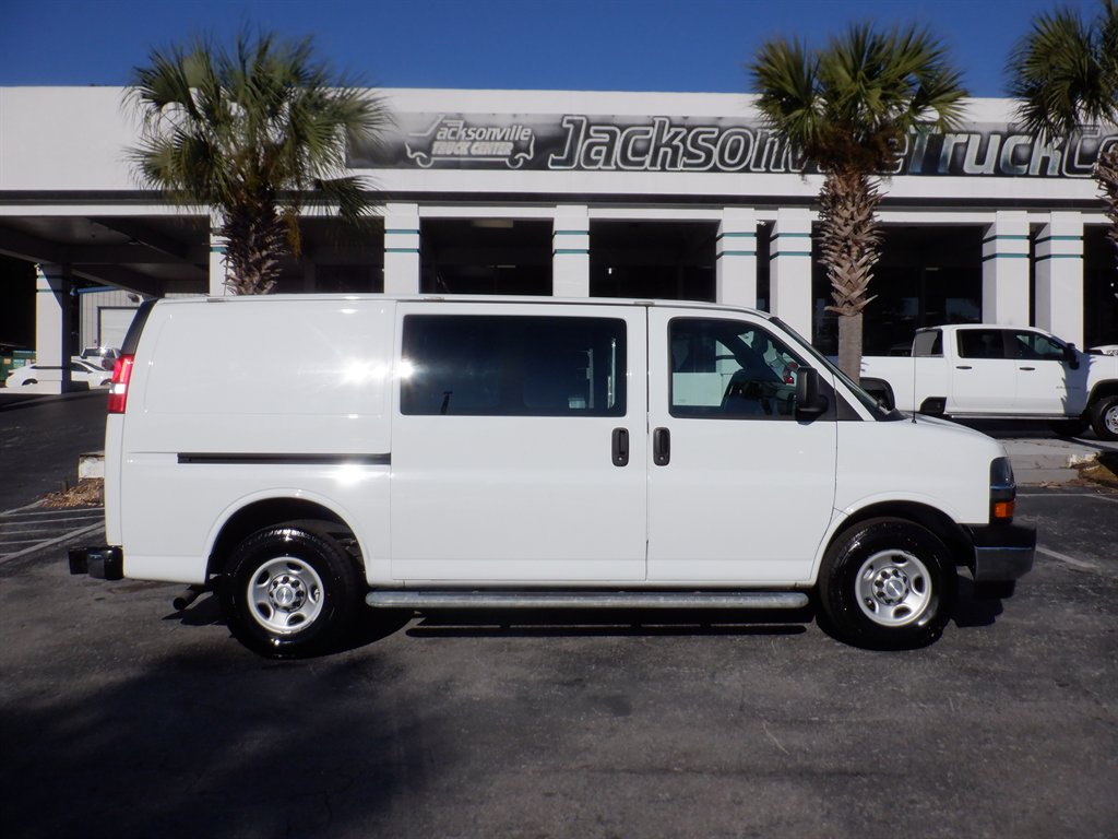 2019 Chevrolet Express Cargo Work Van's photo