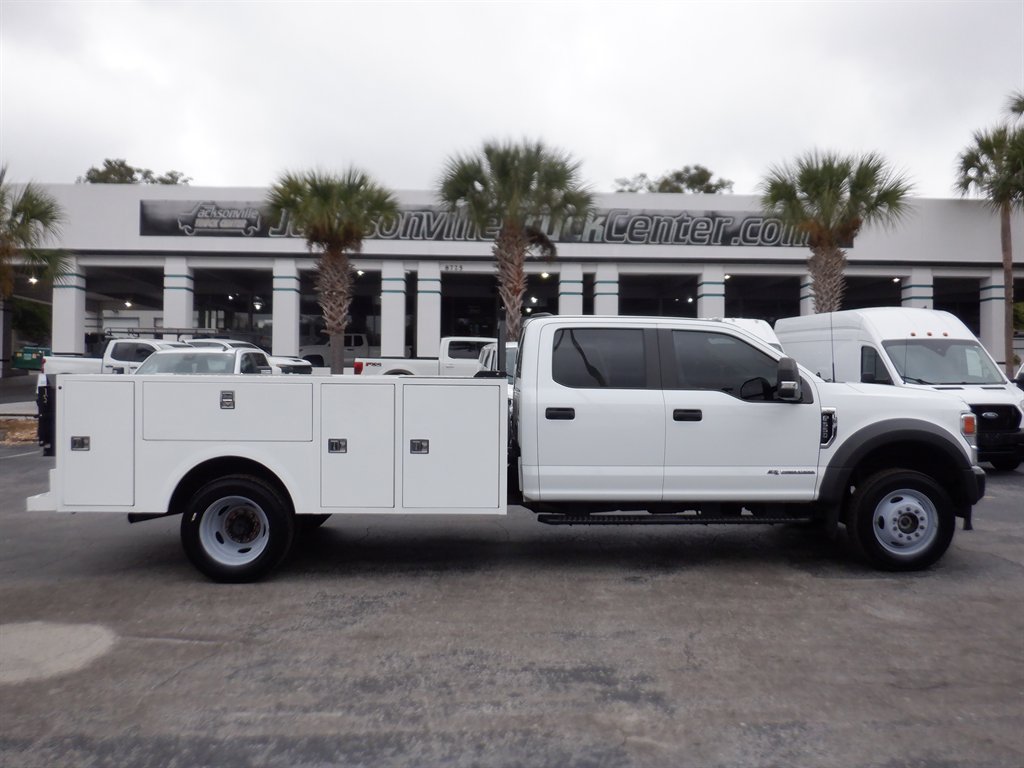 2022 Ford F-550 Super Duty Chassis Cab's photo