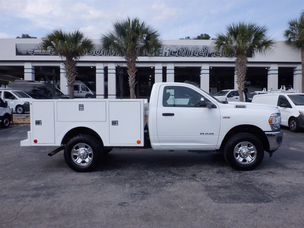 2021 RAM 3500 Tradesman 4X4 Regular cab's photo