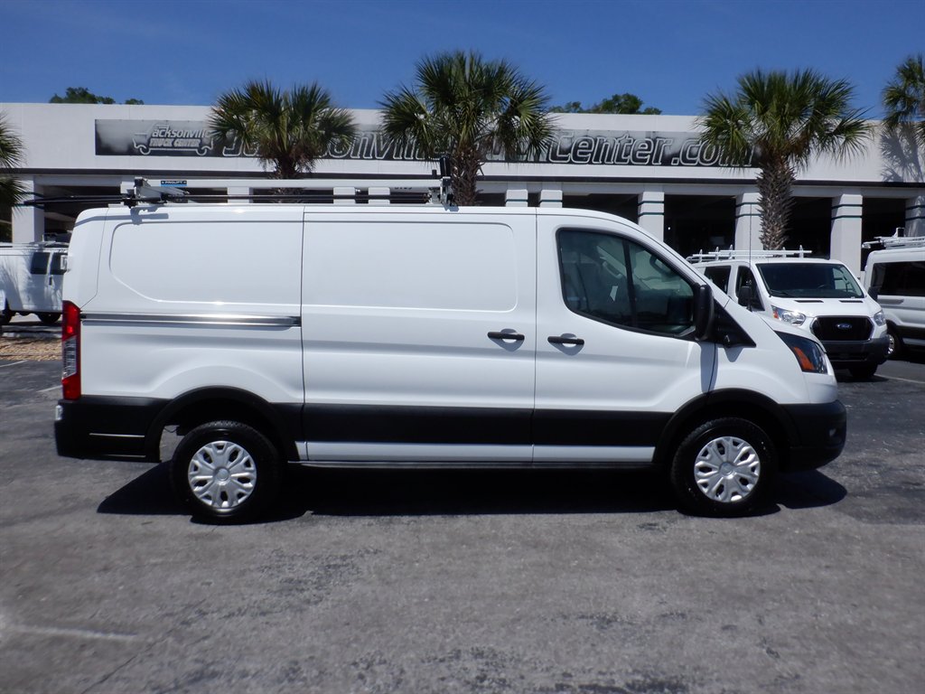 2022 Ford E-Transit Cargo Van Base