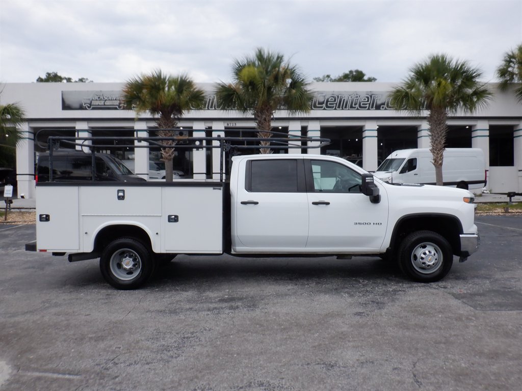 2024 Chevrolet Silverado 3500 Chassis Cab