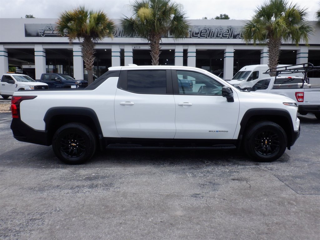 2024 Chevrolet Silverado EV Work Truck 3WT's photo