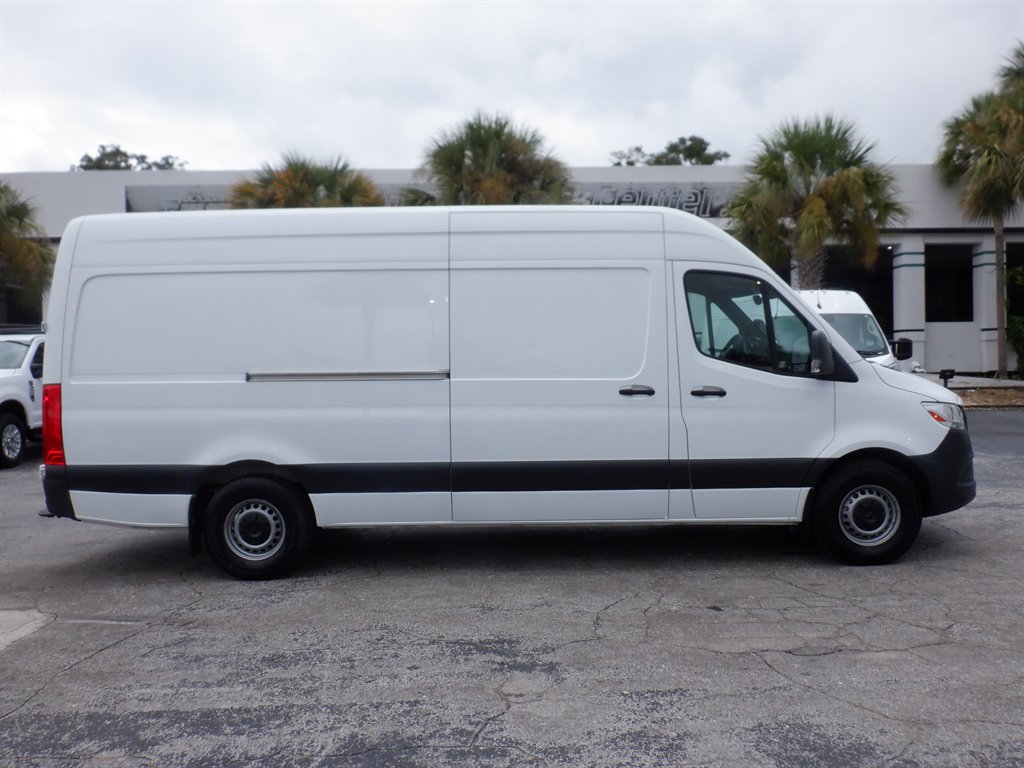 2022 Mercedes-Benz Sprinter Cargo Van