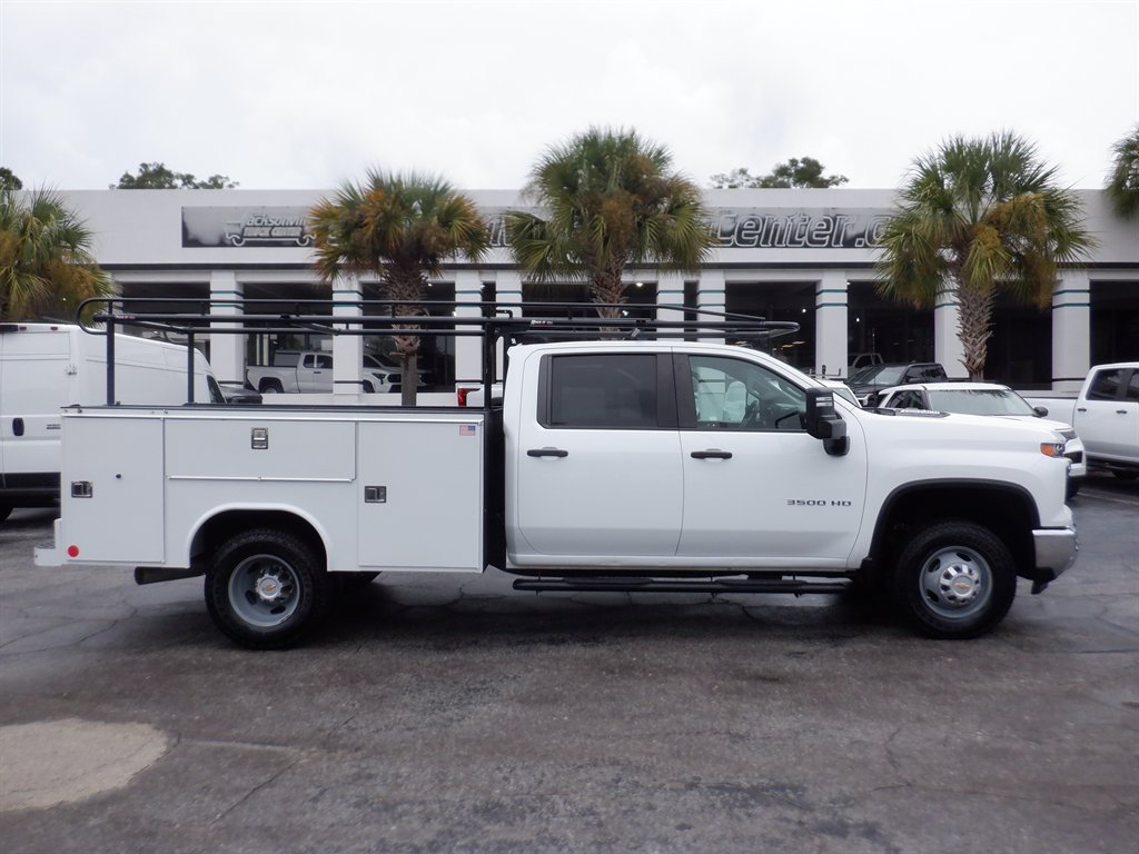 2024 Chevrolet Silverado 3500 Chassis Cab