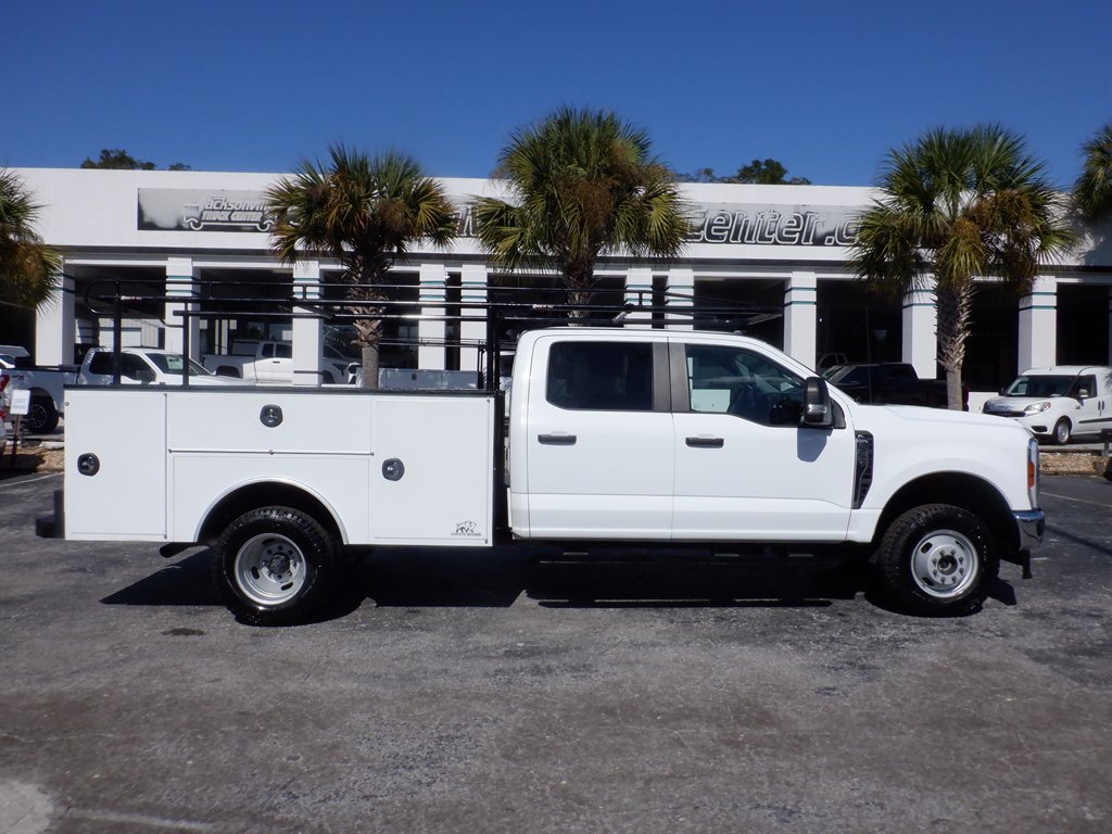 2024 Ford F-350 Super Duty Chassis Cab