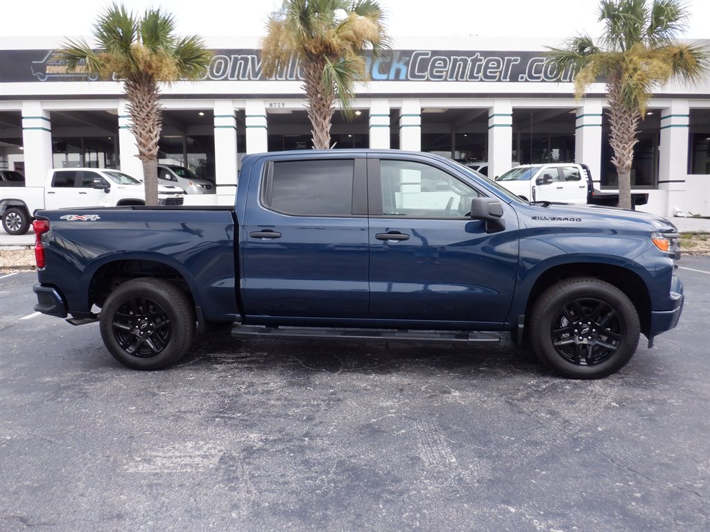 2022 Chevrolet Silverado 1500 Custom's photo